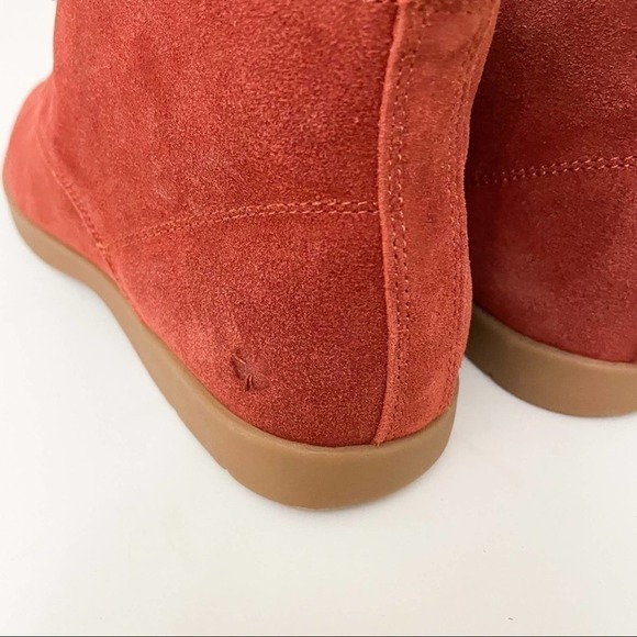 Lucky Brand Devvo Booties in Leather Maroon Orange size 7.5M - Picture 4 of 8